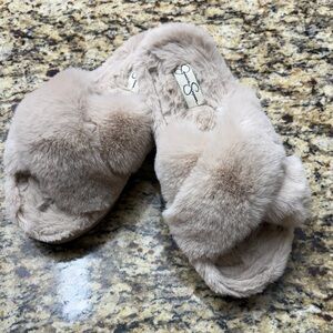 Jessica Simpson Taupe Plush Crisscross Slide Slippers
